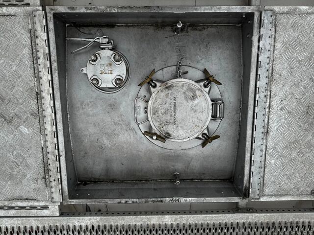 Tankcontainer Singamas 20FT ISO, 26.000L/1-COMP/3 BAFFELS/3 manholes, ...