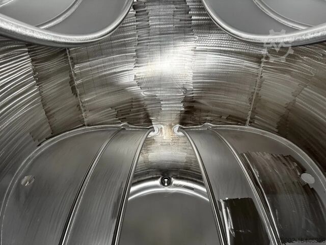 Tankcontainer Singamas 20FT ISO, 26.000L/1-COMP/3 BAFFELS/3 manholes, ...