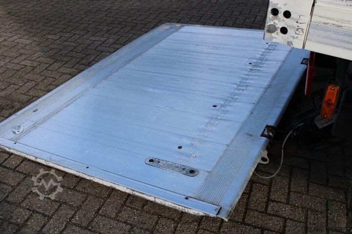 Hűtött/fagyasztott szállítás MAN TGL 8.220 + MANUAL