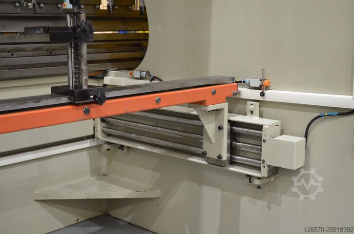 Hidraulikus prés Hidrogarne AP 4100x120tn