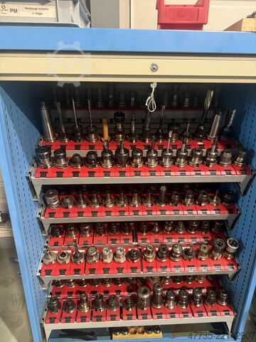 Szerszámtartó SK 40 szerszám szekrénnyel Tool holders SK40