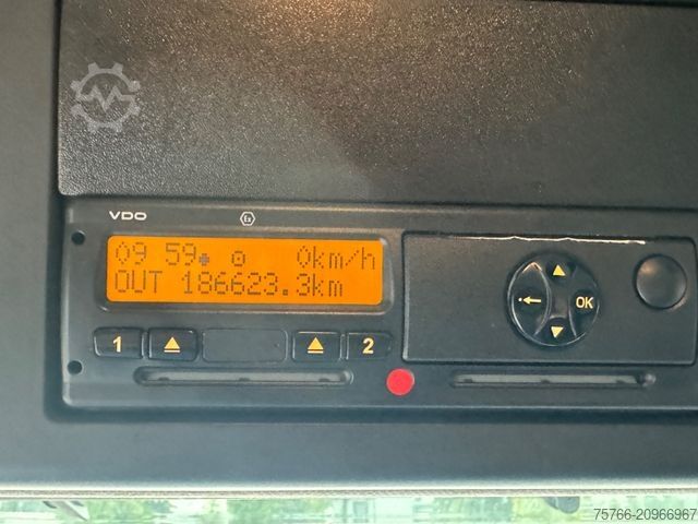Vrachtwagen met bakwagen MERCEDES-BENZ ANTOS 1836 L / LBW / WINGLINER