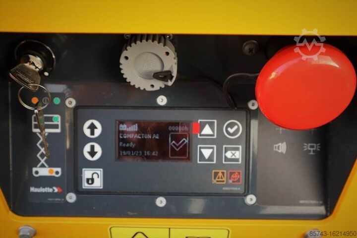 Scherenhebebühne Haulotte Compact 8N Valid inspection, *Guarantee! 8m Workin