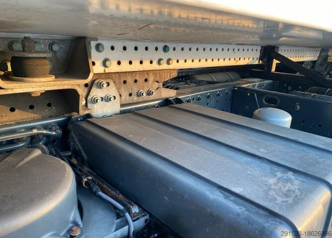 Kukásautó Iveco Stralis 330 EEV / EURO 5+ / FAUN