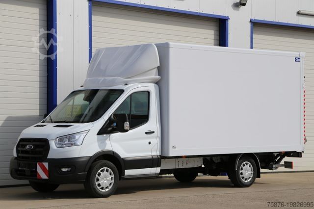 Vrachtwagen met bakwagen FORD Transit mit Kofferaufbau und LBW / SOFORT