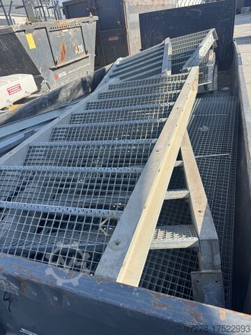 Modulo container costruito da 24 pezzi. Baucontainer Hochburg Container
