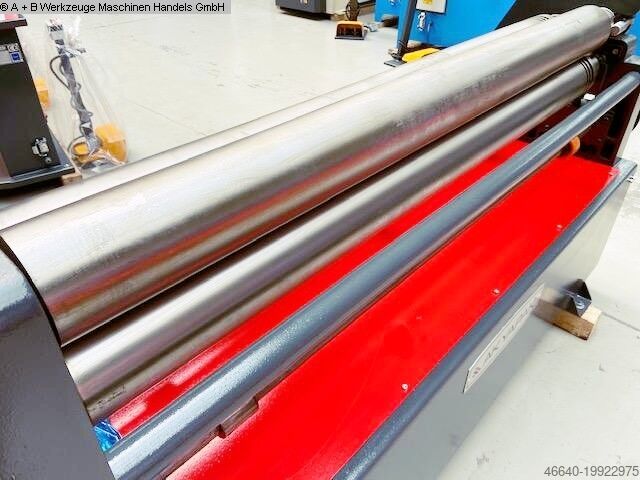 Bøjemaskine til metalplader - 3 ruller AKBEND ASM 130-15/4.0