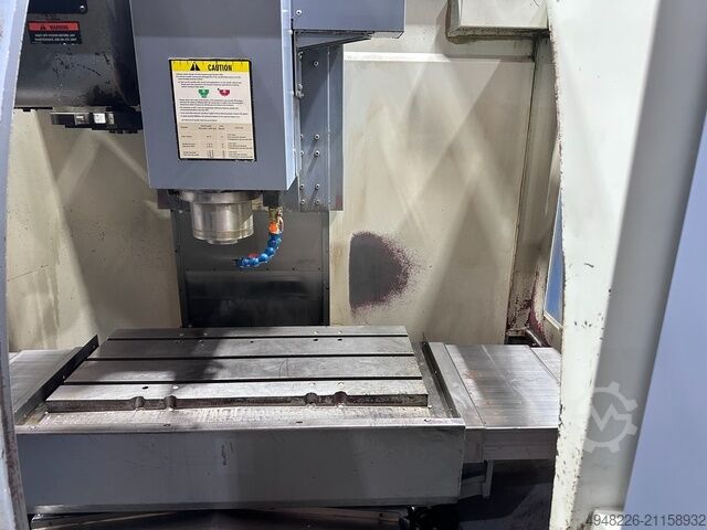 Centro de maquinação vertical Leadwell V-30