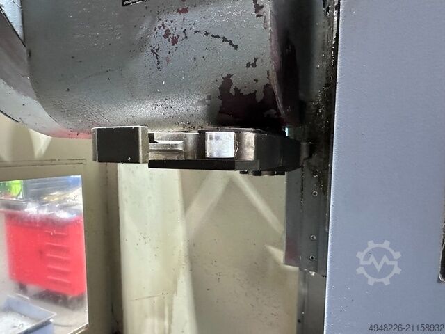 Centro de maquinação vertical Leadwell V-30