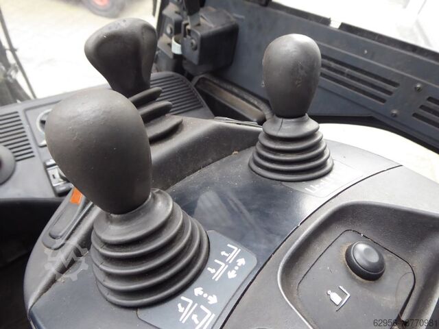 Elektro 4 Rad-Stapler Linde E50HL-01