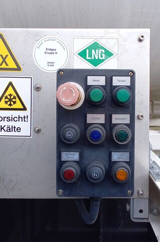 Reboque cisterna  LNG tank filling station Methan Gas