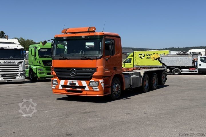 Camion scarrabile Mercedes-Benz Actros 3248 8x2 Multilift / Swiss-Vehicle