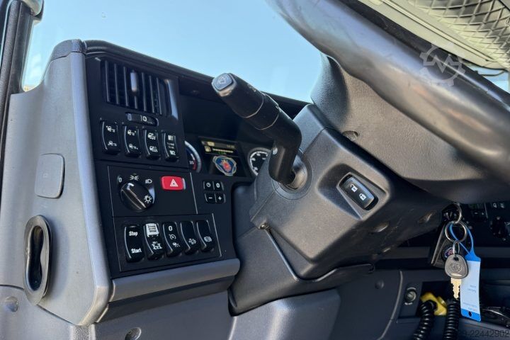 Trattore stradale standard Scania G490 6x2 Hiab 165ZT Holzkrane / Swiss-Vehicle