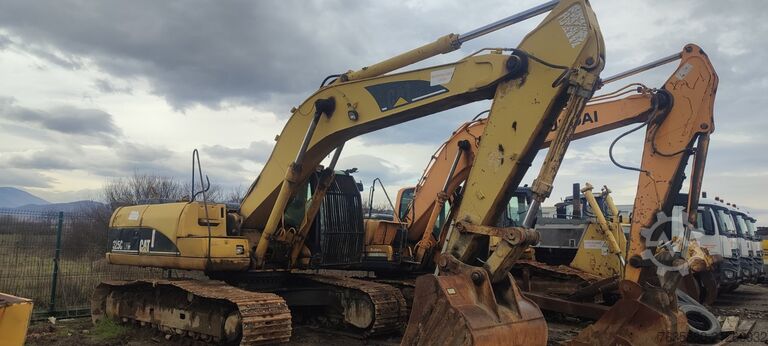 Rupsgraver Caterpillar 325C