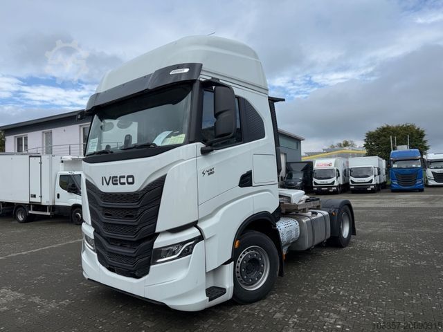 Standaard trekker IVECO S-WAY AS440S58T/P MY2024 RETARDER SOFORT VERFÜG