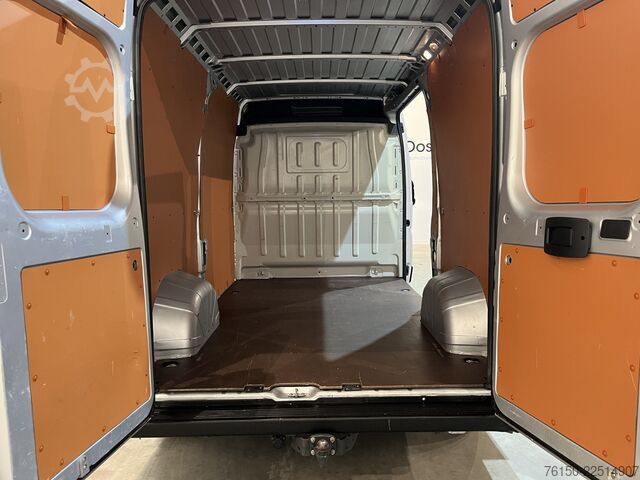 Bestelwagen Fiat Ducato 30 2.3 MultiJet L2H2 120 PK / Euro 6 / A...