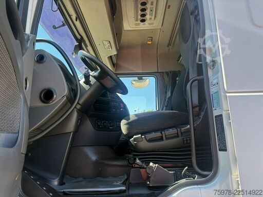 τυπική μονάδα τράκτορα DAF XF 510