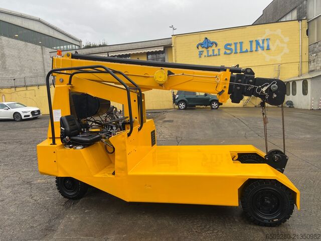 Samojezdny żuraw samochodowy G. Manghi P80