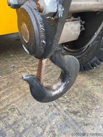 Samojezdny żuraw samochodowy G. Manghi P80