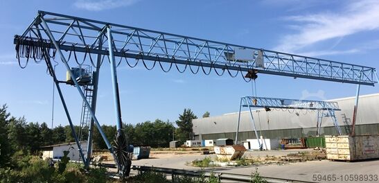 De portaalkraan van de monorailstaalbuis AUMUND / Teichmann Krane