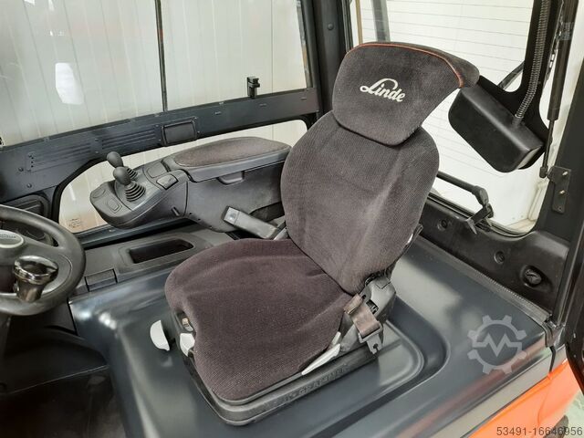 Stivuitor electric cu 4 roți Linde E25L-01