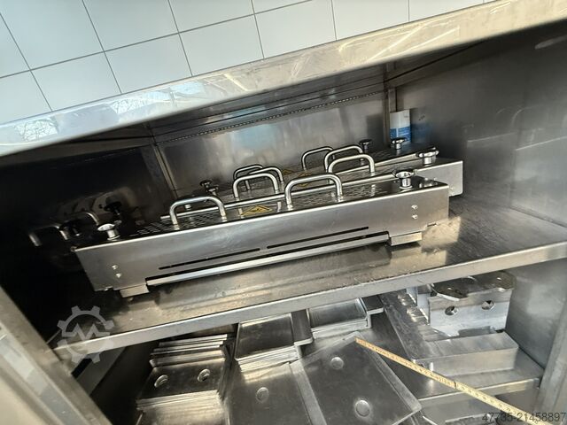 Thermoforming line MULTIVAC R 245