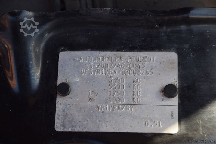 Magas tetős furgon Peugeot Boxer  333 L1H1 2,0 HDI Klima AHK Standheizung