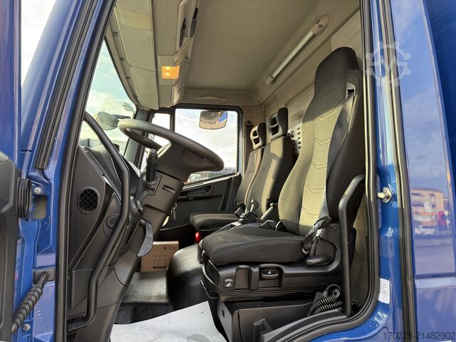 Camión caja Iveco EUROCARGO 120-220