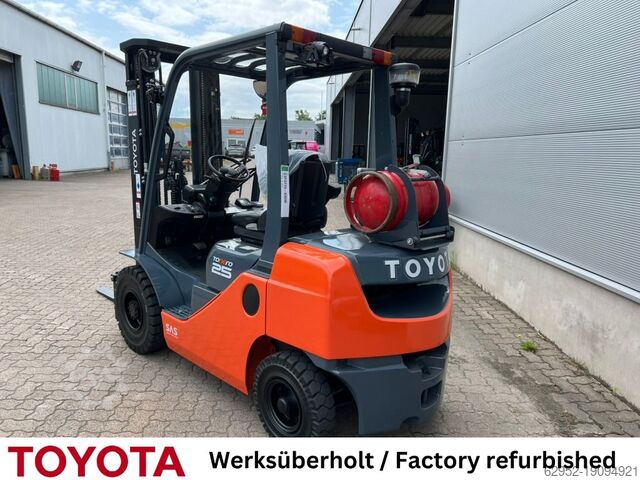 LPG-vorkheftruck Toyota 02-8 FGF 25, Waage
