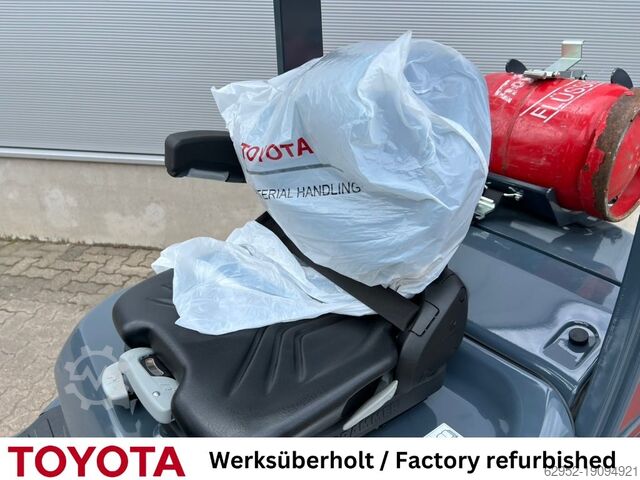 LPG-vorkheftruck Toyota 02-8 FGF 25, Waage