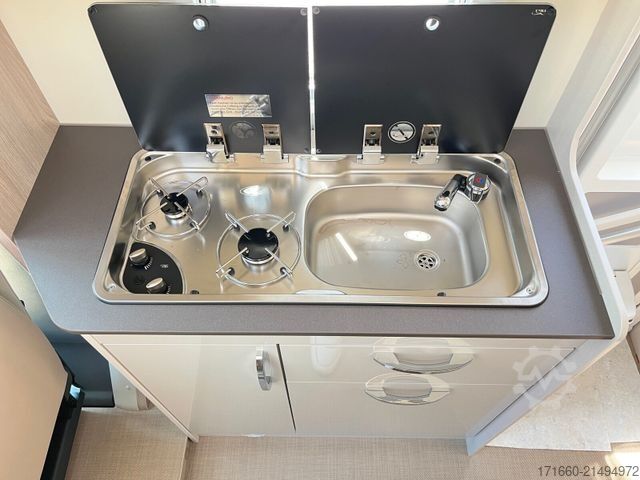 Half-integraal camper BÜRSTNER Lineo T 700