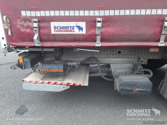 Semi-reboque aberto com lona Schmitz Cargobull Curtainsider Standard Taillift