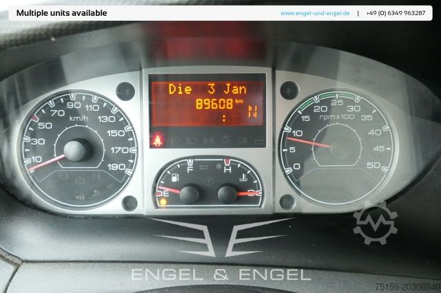 Vrachtwagen met bakwagen iveco Daily 35 S11 C30C AUTOMATIK KAMERA MAXI Regale DURCHGANG