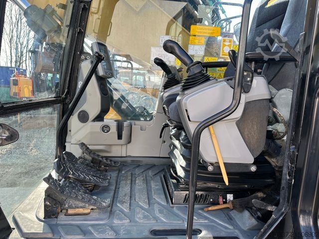 Εκσκαφέας ερπυστριοφόρος CATERPILLAR 325 FL CR / Gummipads