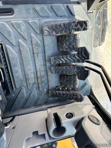 Εκσκαφέας ερπυστριοφόρος CATERPILLAR 325 FL CR / Gummipads