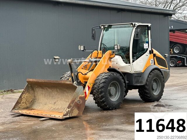 Wiellader LIEBHERR L506C Schaufel/Palettengabel