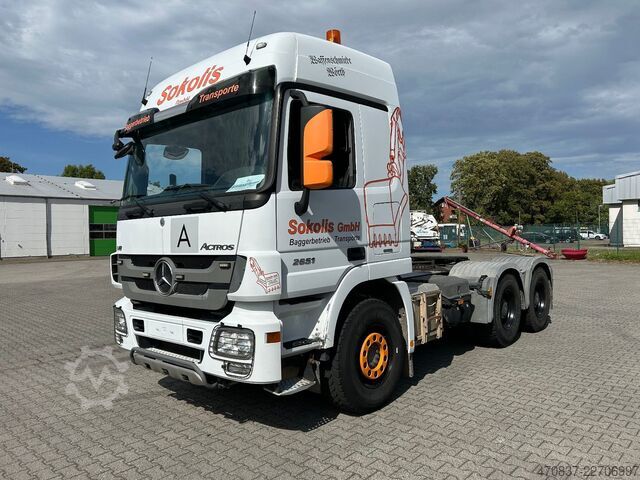 Standardowy ciągnik siodłowy MERCEDES-BENZ Actros 2651 V8 / Retarder / 3 x Pedal / Hydrulik