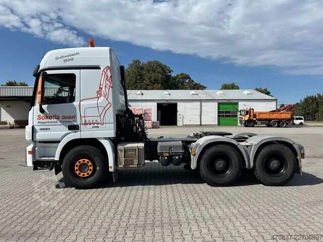 Standardowy ciągnik siodłowy MERCEDES-BENZ Actros 2651 V8 / Retarder / 3 x Pedal / Hydrulik