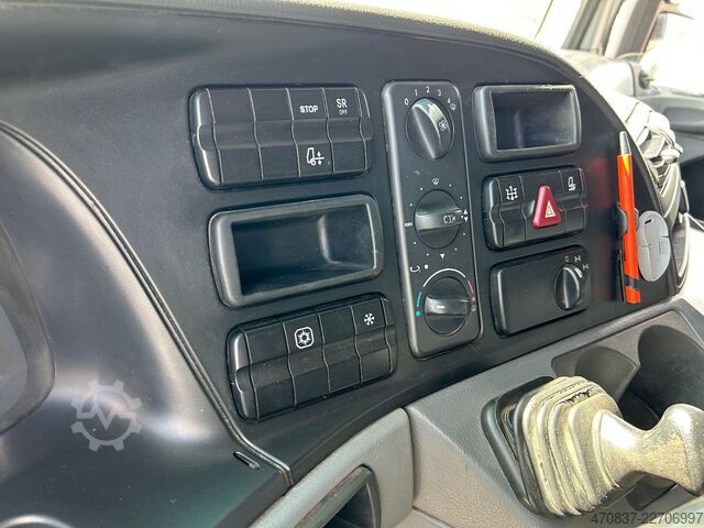 Standardowy ciągnik siodłowy MERCEDES-BENZ Actros 2651 V8 / Retarder / 3 x Pedal / Hydrulik
