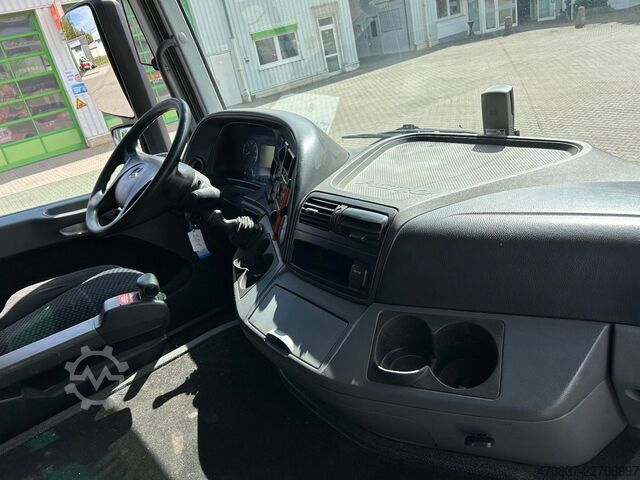 Standardowy ciągnik siodłowy MERCEDES-BENZ Actros 2651 V8 / Retarder / 3 x Pedal / Hydrulik