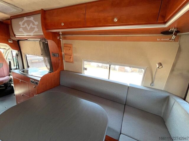 Autocaravana LA STRADA Avanti E - Hecksitzgruppe -  - Solar