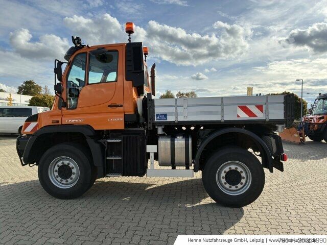 Machine agricole Mercedes-Benz Unimog U 423 4X4 3000