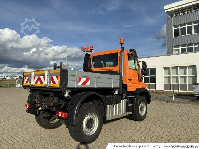 Landbrugsmaskine Mercedes-Benz Unimog U 423