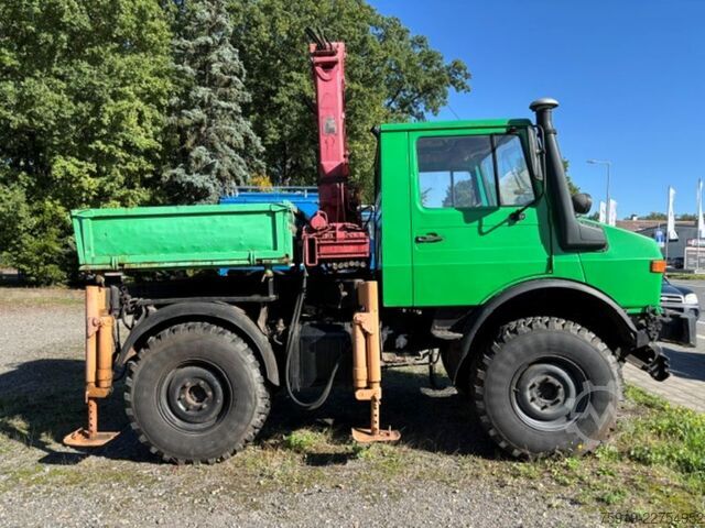 Vrachtwagen met kraanopbouw Mercedes-Benz UNIMOG 1000