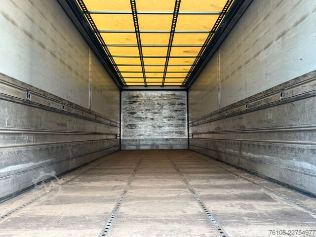 Dobozos teherautó MERCEDES-BENZ Actros 2545 6x2 Getränkewagen