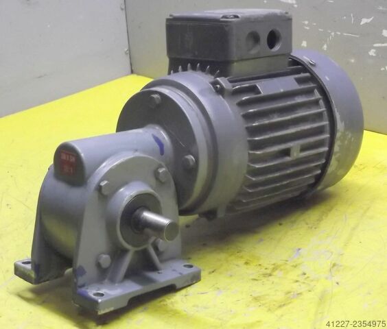Kugghjulsmotor 0,37 kW 141 rpm ATB RF0,37/4-7