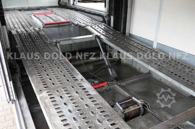 Auto met oplegger KÄSSBOHRER SP 9-16 geschlossener Autotransporter