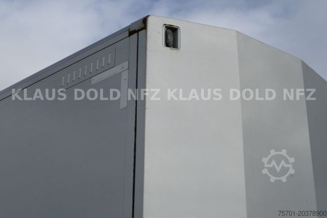 Auto met oplegger KÄSSBOHRER SP 9-16 geschlossener Autotransporter