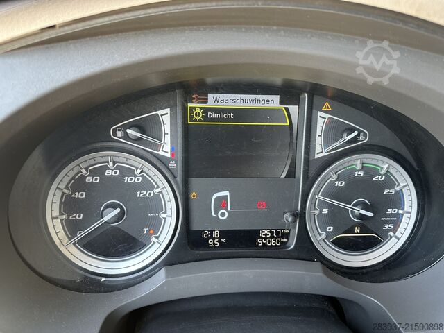 Skříňový nákladní automobil DAF LF 45.230