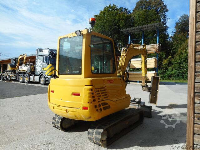 Minigraafmachine Takeuchi TB 235 mit Powertilt